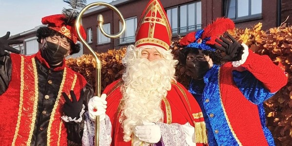 Sinterklaas en 2 Pieten